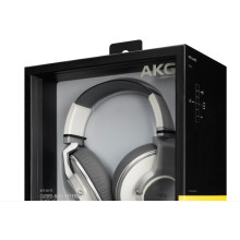 AKG K551